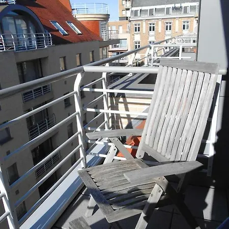 Cezanne 501 アパート *